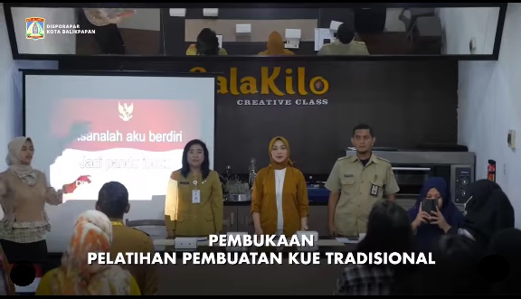 Pelatihan Pembuatan Kue Tradisional Resmi dibuka