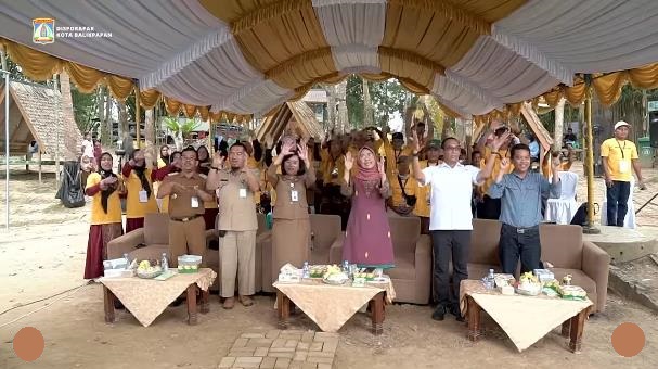 Kepala Dinas Pemuda, Olahraga, dan Pariwisata (Disporapar) Kota Balikpapan, C.I. Ratih Kusuma W., hadiri kegiatan Forum Penguatan Jejaring Tata Kelola Destinasi Wisata yang diselenggaran Kampung Wisata Bambu Balikpapan