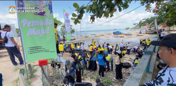  Kegiatan Bakti Sosial PEPELINGASIH (Pemuda Peduli Lingkungan Asri dan Bersih)